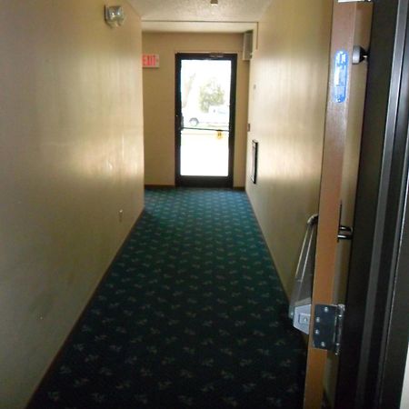 Super 8 By Wyndham Chadron Ne Hotel Bagian luar foto