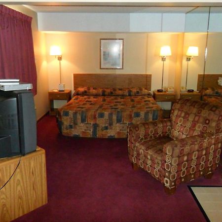 Super 8 By Wyndham Chadron Ne Hotel Bagian luar foto