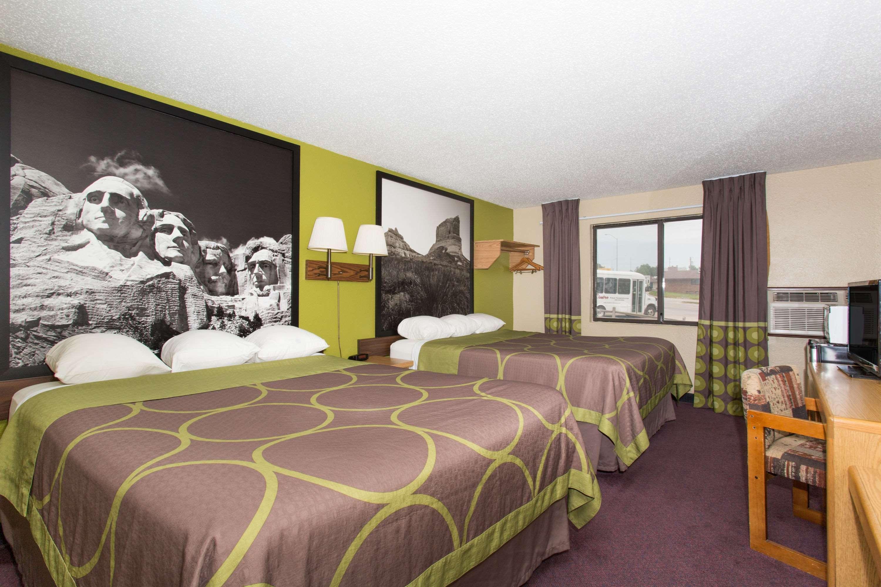 Super 8 By Wyndham Chadron Ne Hotel Bagian luar foto