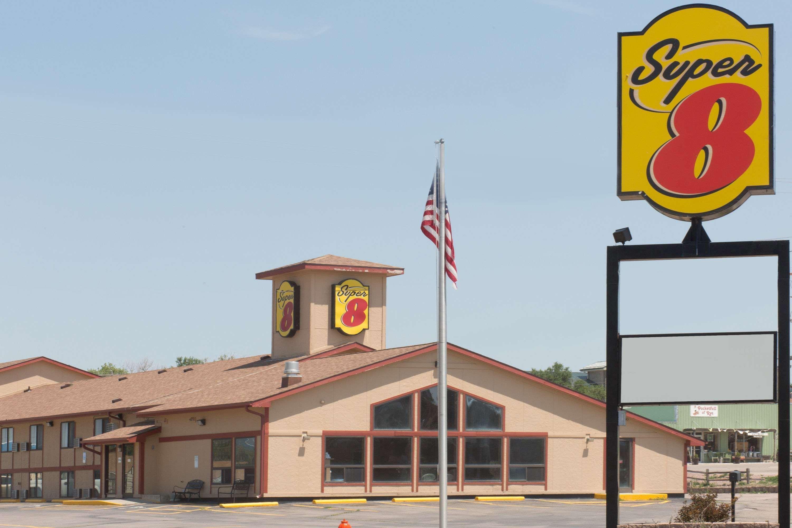 Super 8 By Wyndham Chadron Ne Hotel Bagian luar foto
