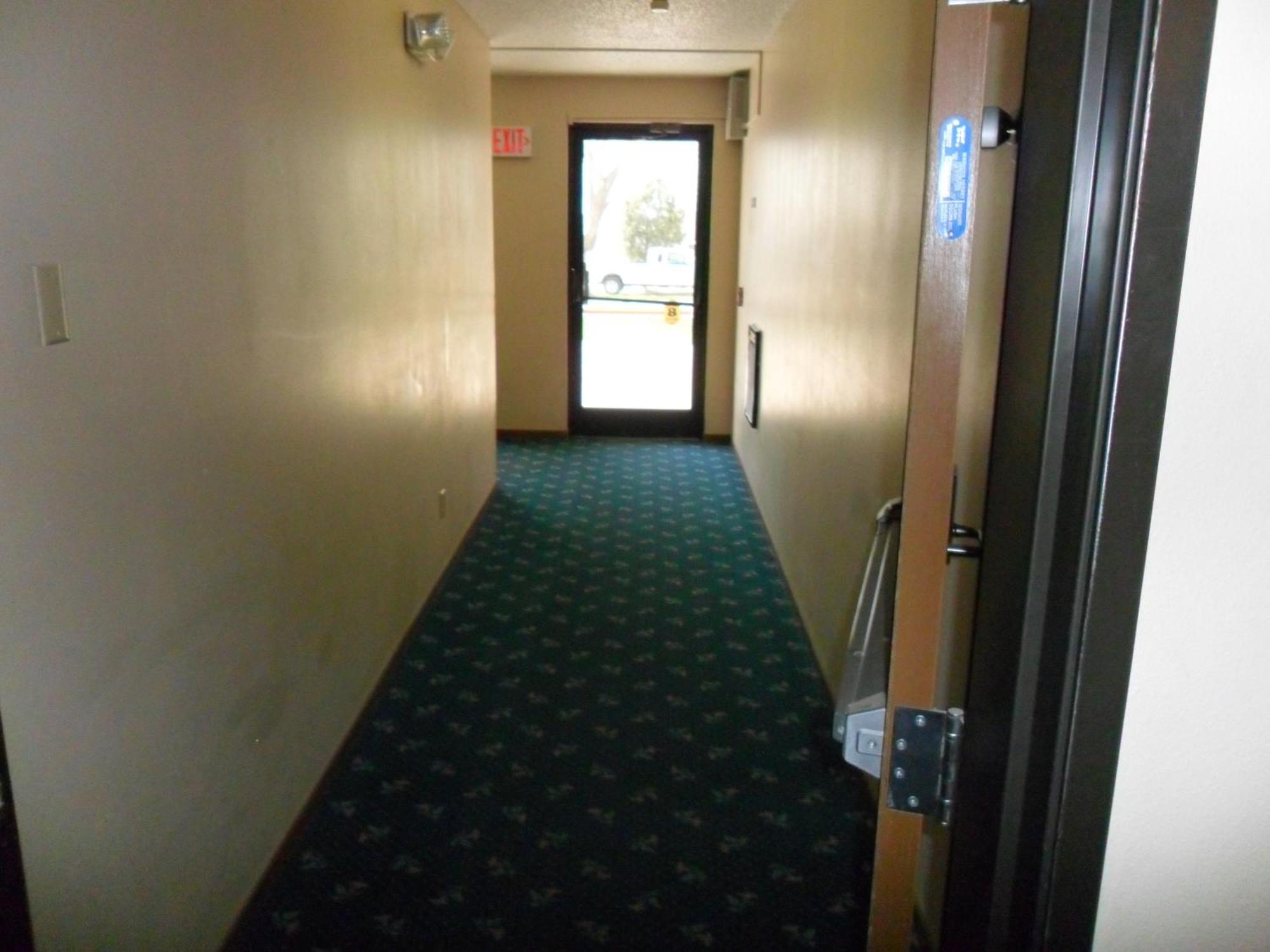 Super 8 By Wyndham Chadron Ne Hotel Bagian luar foto