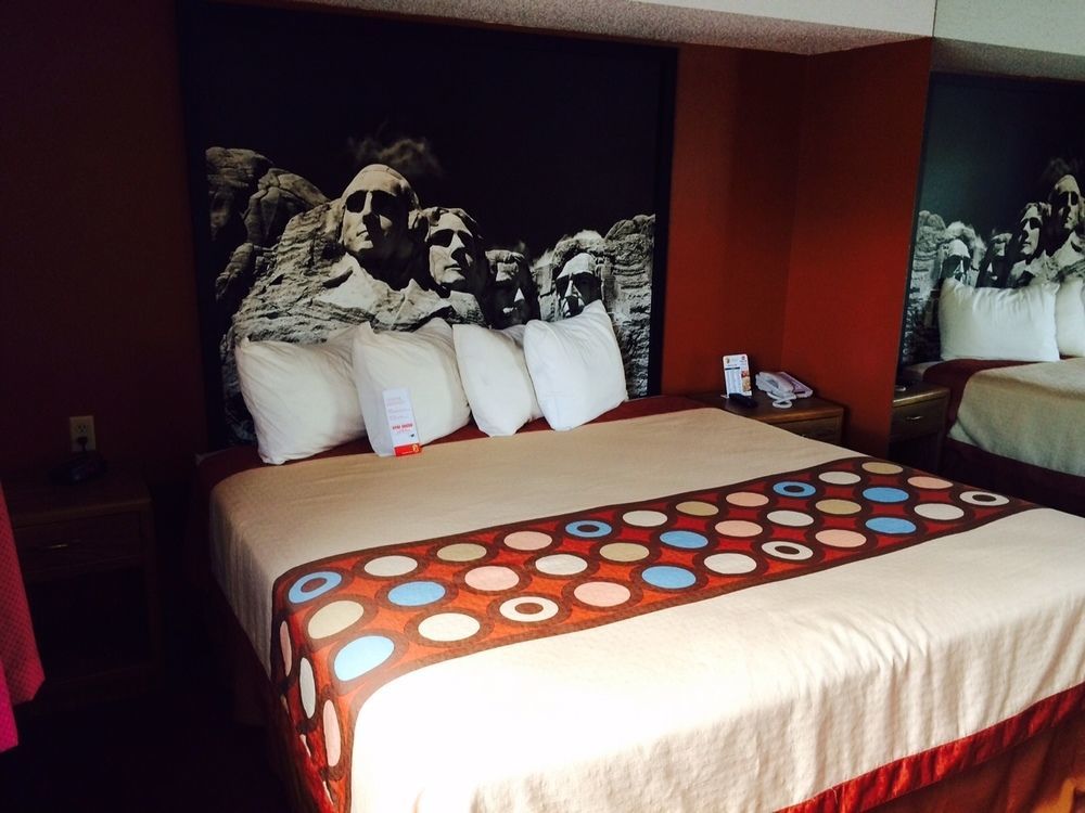 Super 8 By Wyndham Chadron Ne Hotel Bagian luar foto