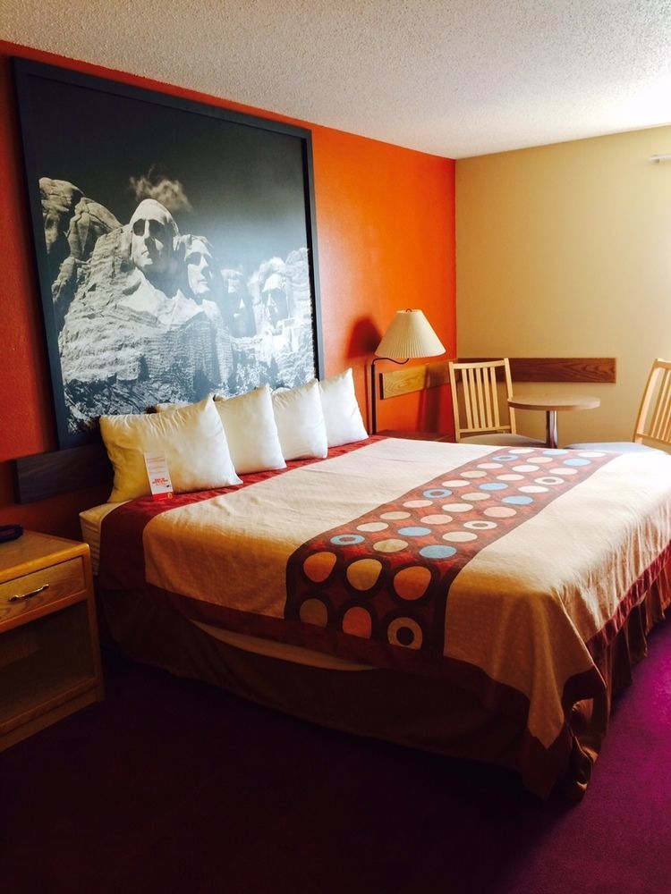 Super 8 By Wyndham Chadron Ne Hotel Bagian luar foto