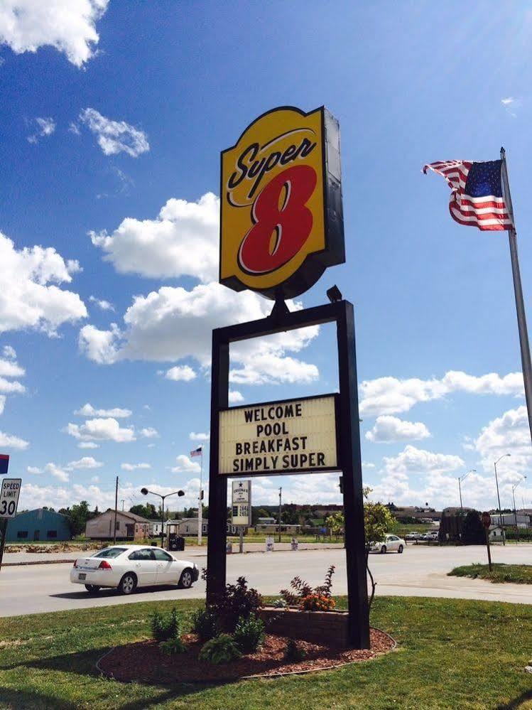 Super 8 By Wyndham Chadron Ne Hotel Bagian luar foto