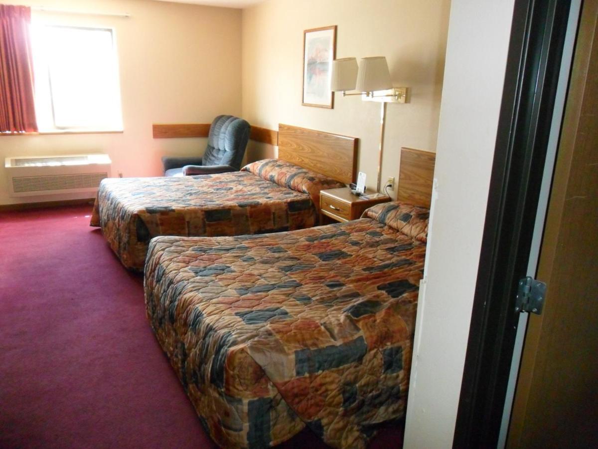 Super 8 By Wyndham Chadron Ne Hotel Bagian luar foto